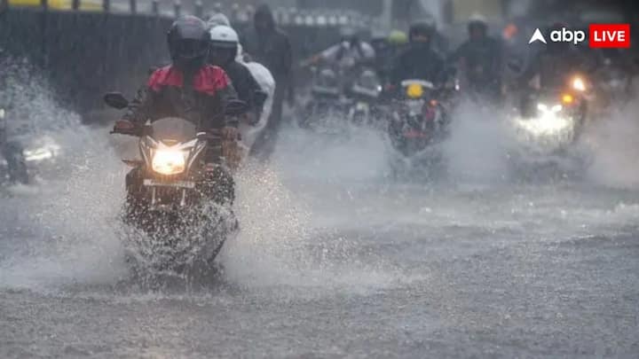 Bike Safety Tips In Monsoon: बरसात के मौसम में आप बाइक से अगर कहीं बाहर जा रहे हैं. तो इन बातों का जरूर ध्यान रखें. किसी भी तरह की परेशानी से बचे रहेंगे आप.