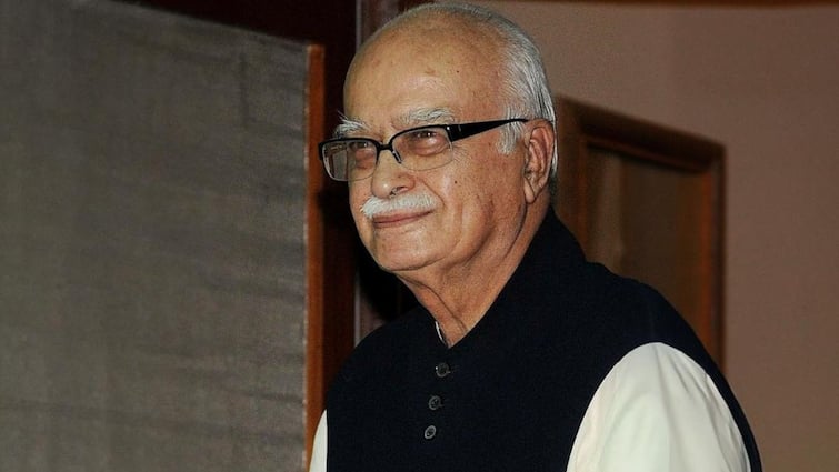 LK Advani veteran leader readmitted to Delhi Apollo Hospital ભાજપના વરિષ્ઠ નેતા એલ કે અડવાણી ફરી દિલ્હીની અપોલો હોસ્પિટલમાં દાખલ