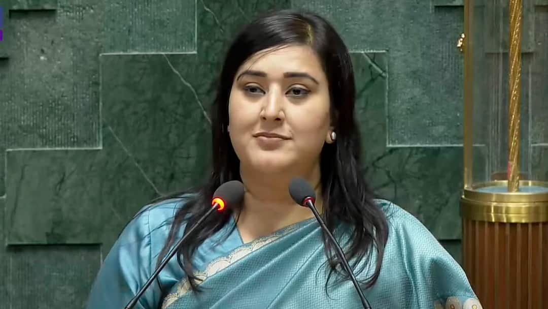 BJP सांसद बांसुरी ने क्यों कहा? पीएम मोदी करेंगे इस नेता का सपना पूरा Why BJP MP Bansuri swaraj say PM Narendra Modi fulfill Shyama Prasad Mukherjee dream BJP सांसद बांसुरी ने क्यों कहा? पीएम मोदी करेंगे इस नेता का सपना पूरा