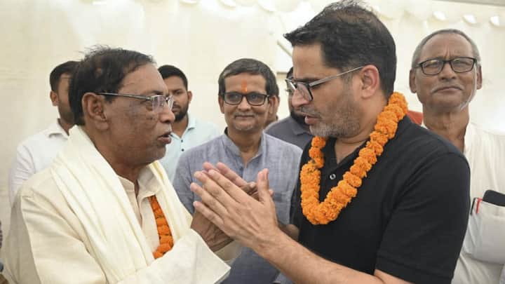 चुनावी रणनीतिकार और जन सुराज के सूत्रधार प्रशांत किशोर बिहार में पद यात्रा करके कई पार्टियों की बेचैनी बढ़ा चुके हैं.