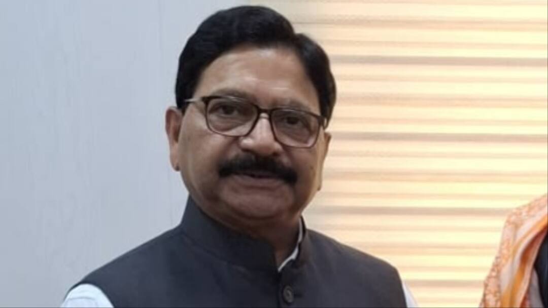 जोगेश्वरी जमीन मामले में शिंदे गुट के सांसद रवींद्र वायकर और पत्नी को राहत, मुंबई पुलिस ने दी क्लीन चिट Ravindra Waikar Gets Clean Chit from Mumbai Police closure report in Jogeshwari land case ann जोगेश्वरी जमीन मामले में शिंदे गुट के सांसद रवींद्र वायकर और पत्नी को राहत, मुंबई पुलिस ने दी क्लीन चिट