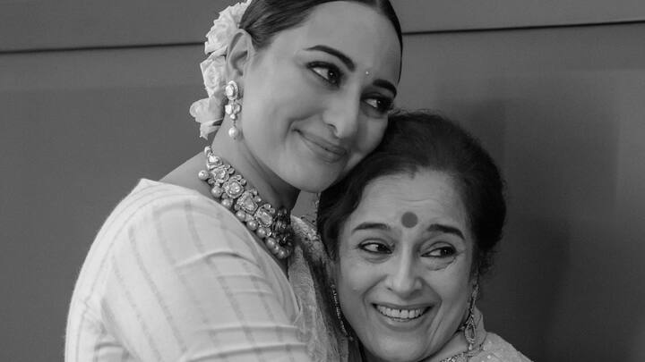 বিয়ের পর সোনাক্ষীর মনখারাপ মায়ের হাতের সিন্ধ্রী কারির জন্য, কীভাবে বানায় এই ডিশ? বিয়ের পর সোনাক্ষীর মনখারাপ মায়ের হাতের সিন্ধ্রী কারির জন্য, কীভাবে বানায় এই ডিশ?