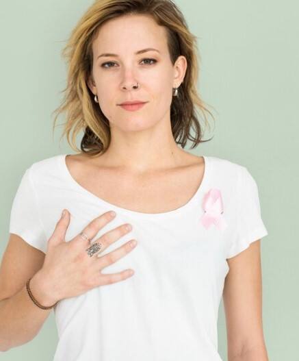 ਡਾਕਟਰ ਸਲਾਹ ਦਿੰਦੇ ਹਨ ਕਿ ਜੇ ਬ੍ਰੈਸਟ 'ਚ ਕਿਸੇ ਤਰ੍ਹਾਂ ਦੀ ਗੰਢ ਮਹਿਸੂਸ ਹੁੰਦੀ ਹੈ ਤਾਂ ਤੁਰੰਤ ਮੈਡੀਕਲ ਜਾਂਚ ਕਰਵਾਉਣੀ ਚਾਹੀਦੀ ਹੈ।