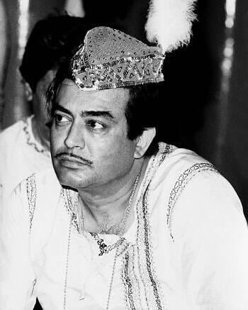 दरअसल एक इंटरव्यू में संजीव कुमार से ये पूछा गया था कि वो अपनी ज्यादात्तर फिल्मों में खुद की उम्र से बड़े रोल क्यों करते हैं. इसपर संजीव कुमार ने ऐसा जवाब दिया था. जिसे सुनकर हर कोई दंग रह गया था.