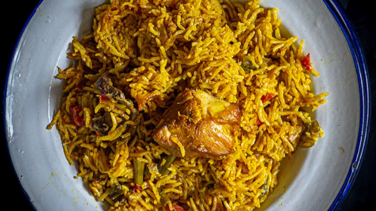 World Biryani Day 2024 : चविष्ट.. सुगंधी..बिर्याणी आवडत नसेल, असा क्वचितच असेल! 'या' 5 प्रकारच्या प्रसिद्ध बिर्याणीची चव एकदा चाखलीच पाहिजे...