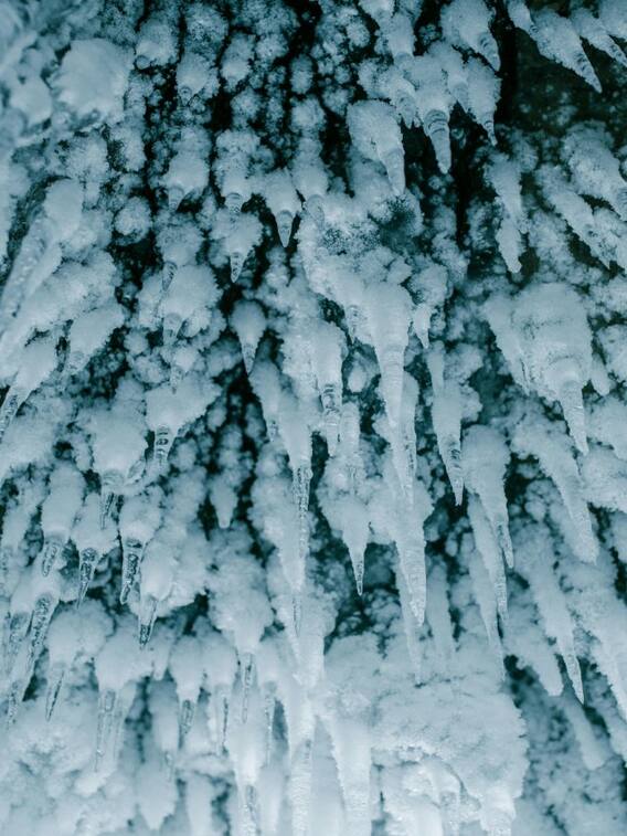 क्या बारिश ही ठंडी होने पर बर्फ बन जाती है