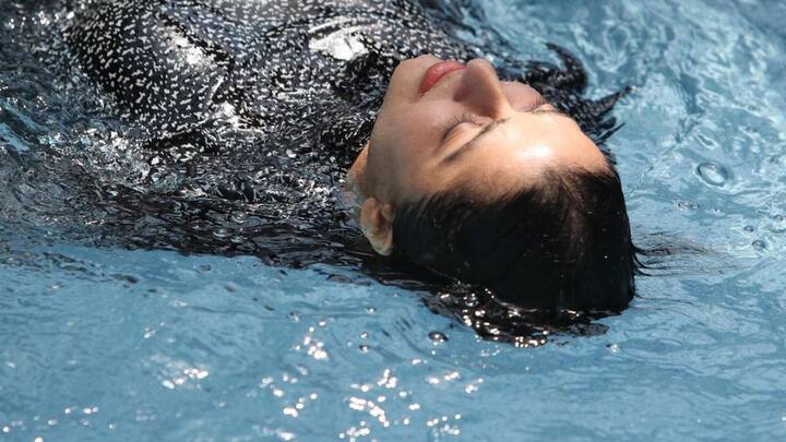 பஞ்சாபை பூர்வீகமாகக் கொண்ட பூமிகா, 2000ஆம் ஆண்டு தெலுங்கில் வெளிவந்த யுவகுடு படத்தின் மூலம் திரைத்துறையில் அறிமுகமானார். தொடர்ந்து விஜய் நடிப்பில் 2001ஆம் ஆண்டு வெளிவந்த பத்ரி படத்தில் நடித்த பூமிகா, அதே ஆண்டில் தெலுங்கில் வெளிவந்த குஷி படத்தின் மூலம் பெரிதாக பேசப்பட்டார்.