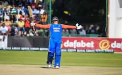 ਅਭਿਸ਼ੇਕ ਸ਼ਰਮਾ ਦੀ ਕਿੰਨੀ ਹੈ ਕੁੱਲ ਜਾਇਦਾਦ ਤੇ ਤਨਖਾਹ ? ਤਸਵੀਰਾਂ ਵਿੱਚ ਦੇਖੋ ਪੂਰੀ ਜਾਣਕਾਰੀ