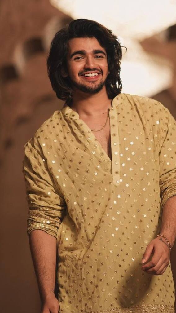 'Bigg Boss OTT'র মঞ্চে খেলেন সপাটে চড়, কে এই বিশাল পাণ্ডে?