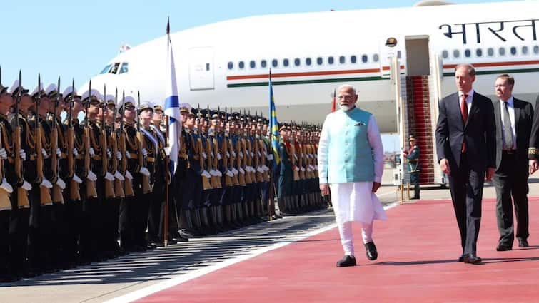 Russian Deputy PM Manturov Welcomes PM Modi Upon Arrival In Moscow — WATCH