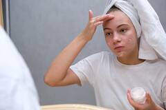 Pimples Problem: आपके चेहरे पर भी मेकअप के बाद हो जाते हैं पिंपल्स, तो करें ये आसान काम