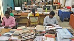 काम के लिए सरकारी कर्मचारी मांगे रिश्वत, तो इस तरह कर सकते हैं शिकायत