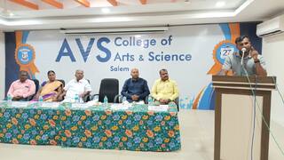 Cricketer Natarajan: 'இலக்கை அடைவதற்கு, பல விஷயங்களை தியாகம் செய்துதான் ஆகணும்' -மாணவர்களுக்கு நடராஜன் அட்வைஸ்.