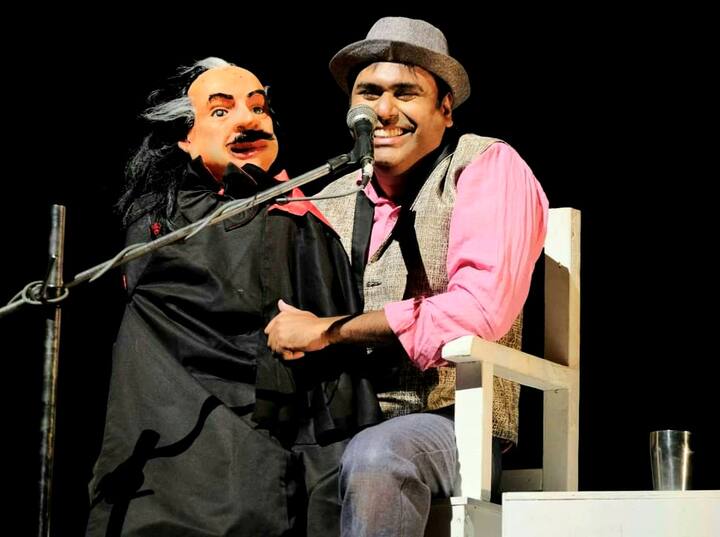 ‘ভূতো’ নাটকে মূল চরিত্রে রয়েছেন দুই  ভেন্ট্রিলোকুইস্ট  পলাশ অধিকারী এবং অভিজিৎ ঘোষ। কিন্তু এ নাটকের নায়ক ভূতোই। দূরদর্শন দেখে যাদের ছোটবেলা কেটেছে, তাদের অনেকেরই আলাপ ছিল কথা বলা পুতুল মাইকেলের সঙ্গে। কিন্তু টানটান দেড়ঘণ্টা ধরে মঞ্চে ভেন্ট্রিলোকুইজম দেখে অভিভূত হচ্ছেন বহু দর্শকই। প্রশংসা আসছে শিল্পীমহল থেকে।