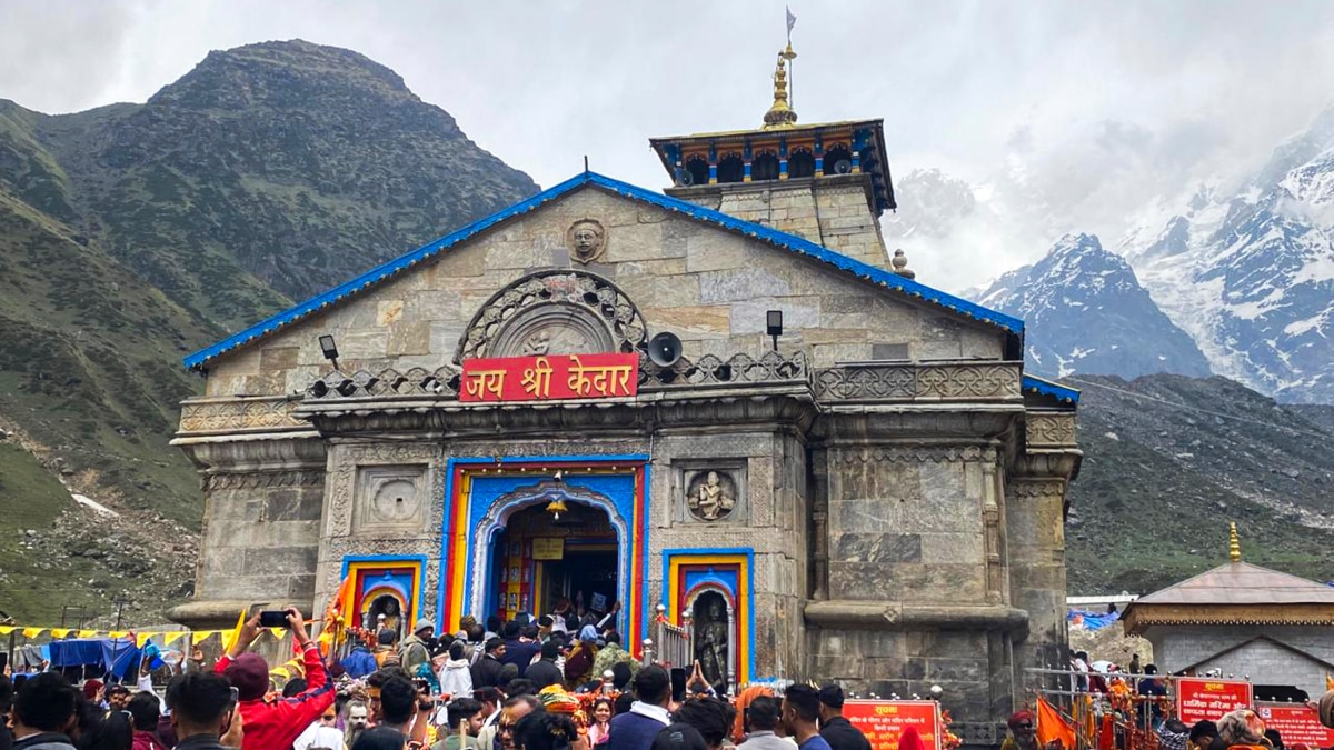 Char Dham Yatra: चार धाम यात्रियों के लिए खुशखबरी, बारिश की चेतावनी के बाद लगी रोक पर आया बड़ा अपडेट