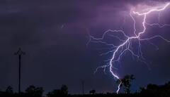 શું કાળા કપડાં પહેરનારા પર જલદી પડે છે વીજળી, કેટલી સાચી છે આ વાત?