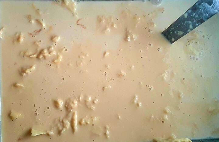 नए प्रेमी जोड़े जो एक दूसरे के साथ जीवन भर रहने के लिए सगाई-शादी करना चाहते हैं, वो प्रेमी जोड़े अपने प्यार भरे जीवन की शुरुआत प्रेम प्याला मिठाई से करते हैं. शहर के कटला बाजार क्षेत्र में स्थित विजय रेस्टोरेंट की जगह तो छोटी है, लेकिन यहां जैसा स्वाद पूरी दुनिया में नहीं मिलता है. इसीलिए जो भी इस प्रेम प्याला का स्वाद चखता है, वो जीवन भर नहीं भूलता है.