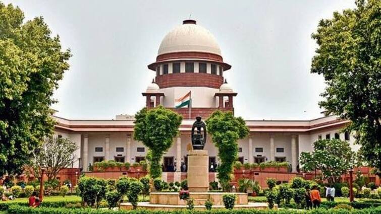 SC refuses to entertain PIL for menstrual leave for women in schools, workplaces பெண்களுக்கு பணியிடங்களில் மாதவிடாய் கால விடுப்பு: உச்ச நீதிமன்றம் சொன்ன கருத்து!