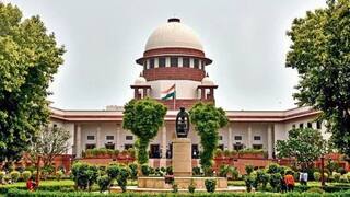 SC refuses to entertain PIL for menstrual leave for women in schools, workplaces பெண்களுக்கு பணியிடங்களில் மாதவிடாய் கால விடுப்பு: உச்ச நீதிமன்றம் சொன்ன கருத்து!