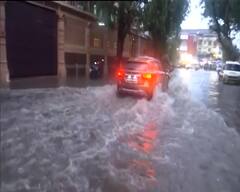 Mumbai Rain: મુંબઇમાં બારેમેઘ, 12 ઇંચ ખાબક્યો વરસાદ, લોકલ ટ્રેન પ્રભાવિત,મોટાભાગના વિસ્તાર જળમગ્ન