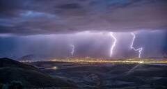 શું કાળા કપડાં પહેરનારા પર જલદી પડે છે વીજળી, કેટલી સાચી છે આ વાત?