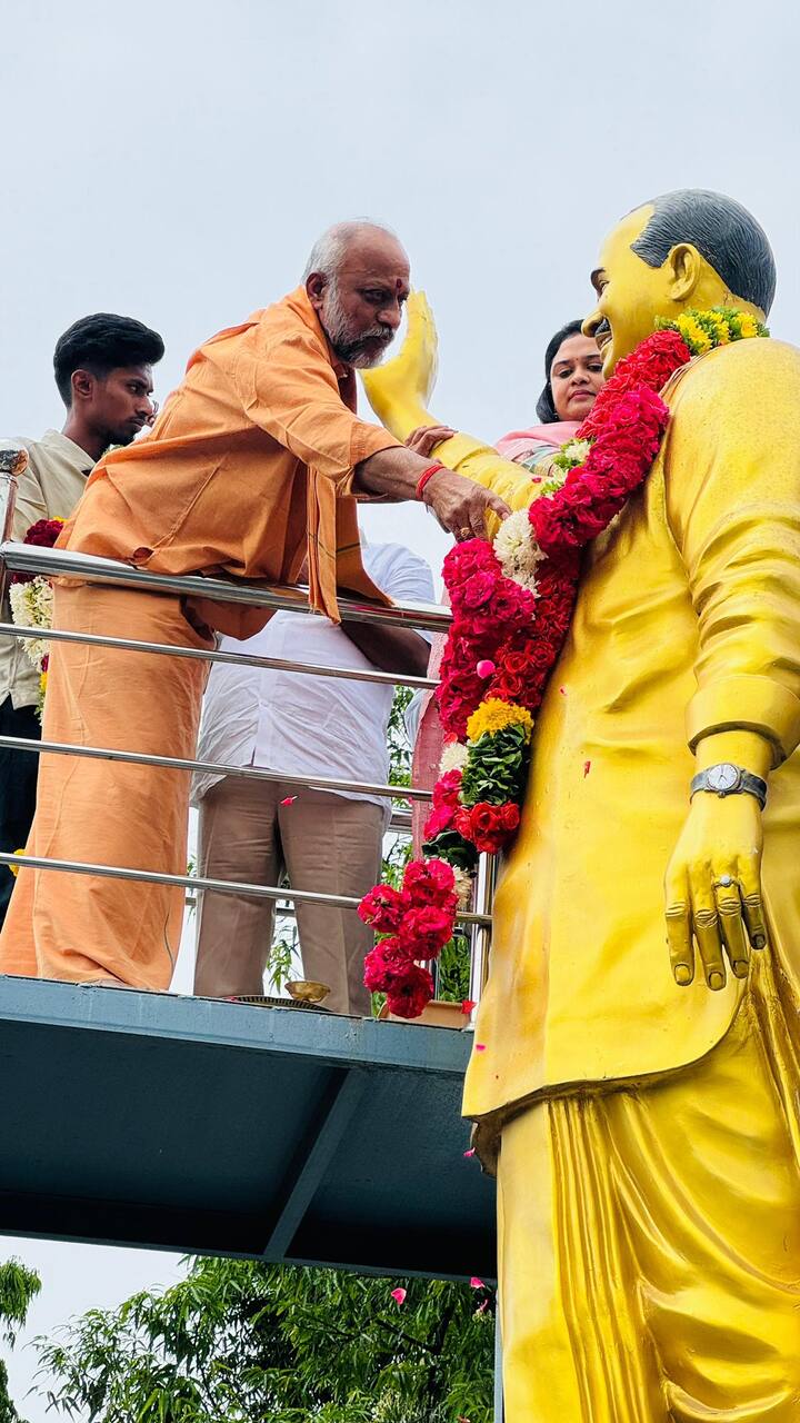 వైఎస్ఆర్ జయంతి వేడుకల్లో వైఎస్ఆర్ సీపీ నేతలు