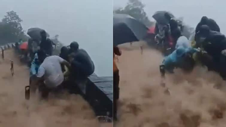 Maharashtra rains tourists stuck on stairs of Raigad Fort amid heavy water flows Viral Video: వరద నీటిలో చిక్కుకున్న టూరిస్ట్‌లు, అడుగు ముందుకు వేయలేక నరకం - వైరల్ వీడియో