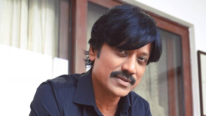 அனைவரின் கவனத்தை ஈர்க்கும் ஸ்கிரீன் பிரசன்ஸை கொண்ட எஸ்.ஜே.சூர்யா நடிப்பில் இந்தியன் 2, ராயன் ஆகிய படங்கள் வெளியாகவுள்ளது. இவர் இந்தியன் 2 படத்தில் கேமியோ ரோலிலும் இந்தியன் 3 படத்தில் முக்கியமான ரோலிலும் கேம் சேஞ்சர் படத்தில் முன்னணி ரோலிலும் நடித்துள்ளார் என இயக்குநர் ஷங்கர் கூறியுள்ளார்.