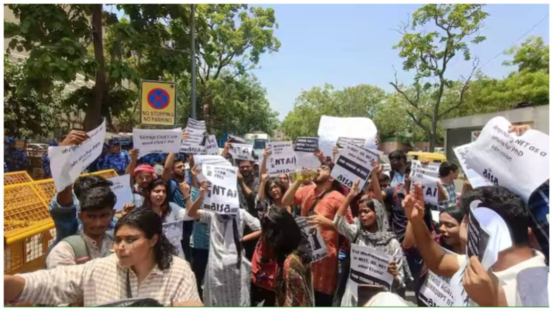 NEET UG 2024 cancellation and 38 other petitions will be heard by CJI Chandrachoon singh in supreme court Today 8 July NEET UG 2024: सुप्रीम कोर्ट में आज फिर उठेगा नीट कैंसिलेशन का मुद्दा, चीफ जस्टिस चंद्रचूड़ सिंह की बेंच करेगी सुनवाई