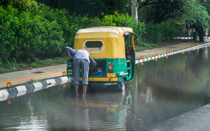 राष्ट्रीय राजधानी में 13 जुलाई 2024 तक तापमान सामान्य से कम रहने की संभावना है.