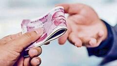 काम के लिए सरकारी कर्मचारी मांगे रिश्वत, तो इस तरह कर सकते हैं शिकायत