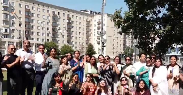 Indian Diaspora gathered in Moscow, Russia showered their love by singing songs in expectation of Prime Minister Narendra Modi's visit. (Image Source: PTI)