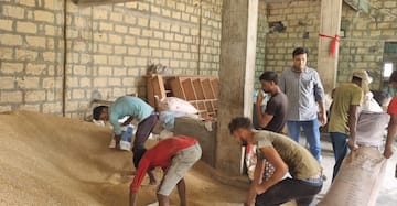 Crime: જુનાગઢમાં સરકારી અનાજની હેરાફેરી, દરોડા દરમિયાન 10 લાખનો ઘઉં-ચોખાનો જથ્થો પકડાયો