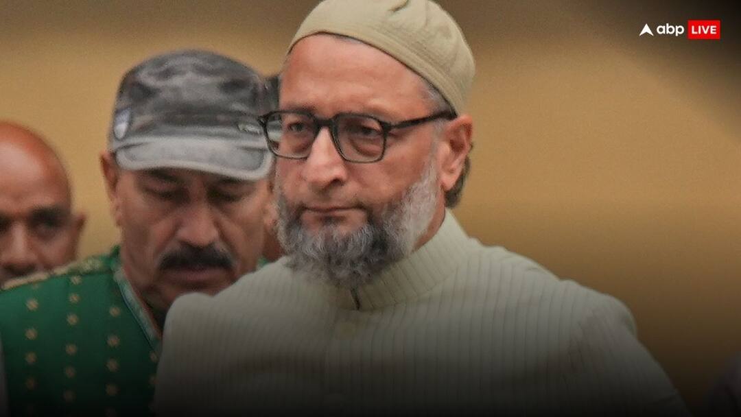 Asaduddin Owaisi: रूस पहुंचे प्रधानमंत्री मोदी तो ओवैसी ने कर दी ये मांग, बोले- 'पुतिन से पूछना...' Asaduddin Owaisi Reaction On PM Modi Russia Visit says he should raises recruitment of Indians to fight Ukraine war issue with putin Asaduddin Owaisi: रूस पहुंचे प्रधानमंत्री मोदी तो ओवैसी ने कर दी ये मांग, बोले- 'पुतिन से पूछना...'