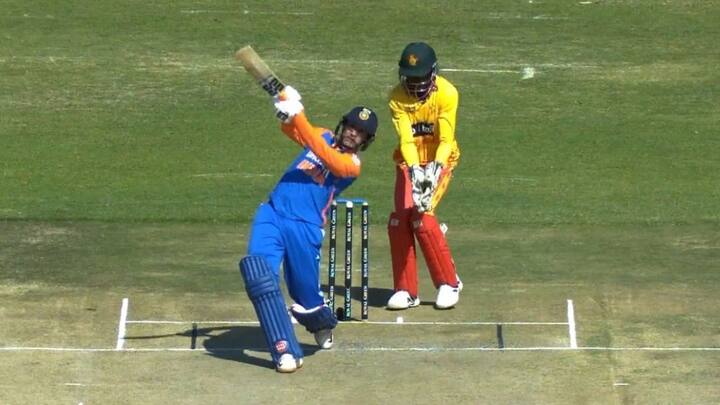 Abhishek Sharma: અભિષેક શર્માએ તાજેતરમાં IPLમાં ધૂમ મચાવી હતી. આ સાથે જ હવે તેણે ઝિમ્બાબ્વે સામે તોફાની સદી ફટકારી હતી, પરંતુ શું તમે આ ખેલાડીની નેટવર્થ અને સેલેરી વિશે જાણો છો?