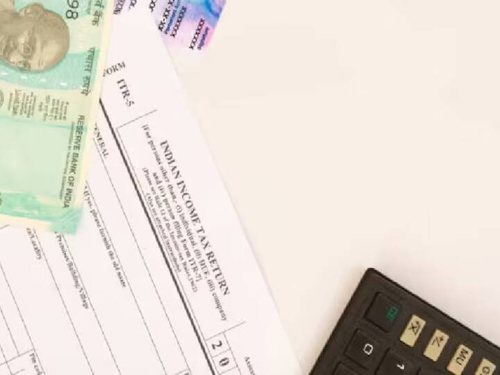 ਭਾਰਤ ਵਿੱਚ ਖੇਤੀ ਰਾਹੀਂ ਹੋਣ ਵਾਲੀ ਆਮਦਨ 'ਤੇ ਕੋਈ ਟੈਕਸ ਨਹੀਂ ਦੇਣਾ ਪੈਂਦਾ। NRE ਅਕਾਊਂਟ 'ਤੇ ਮਿਲਣ ਵਾਲੇ ਵਿਆਜ 'ਤੇ ਕੋਈ ਟੈਕਸ ਨਹੀਂ ਹੈ। ਇਸ ਦੇ ਨਾਲ ਹੀ, ਟੈਕਸਦਾਤਾਵਾਂ ਨੂੰ ਗ੍ਰੈਚੁਟੀ ਰਕਮ (20 ਲੱਖ ਰੁਪਏ) 'ਤੇ ਵੀ ਕੋਈ ਟੈਕਸ ਨਹੀਂ ਦੇਣਾ ਪਵੇਗਾ।