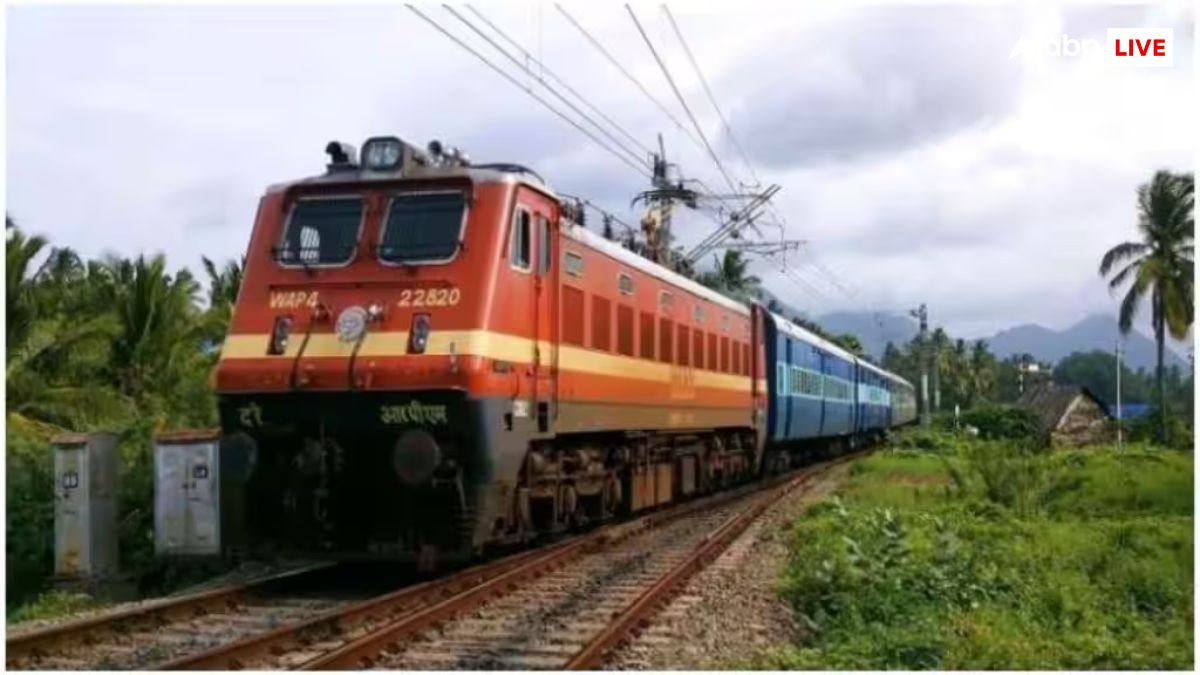 Railway News: बारिश ने बढ़ाई रेल यात्रियों की परेशानी, इन ट्रेनों को किया कैंसिल