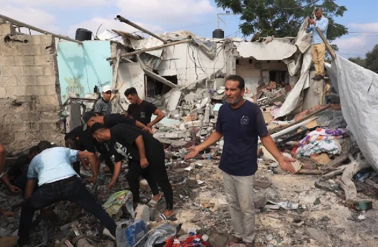 Israeli Air Strike on gaza school And Petrol station kills at least 44 people hamas idf गाजा में इजरायली सेना ने की बमों की बारिश! 44 लोगों की मौत, IDF बोला- आतंकी ठिकानों को बनाया निशाना