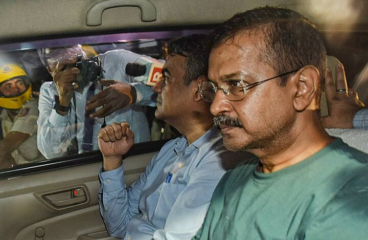 रविवार को रीना गुप्ता बोलीं कि ऐसा लग रहा है कि अरविंद केजरीवाल को जेल के अंदर रखने के लिए न्यायपालिका पर भी दबाव बनाने की कोशिश की जा रही है.