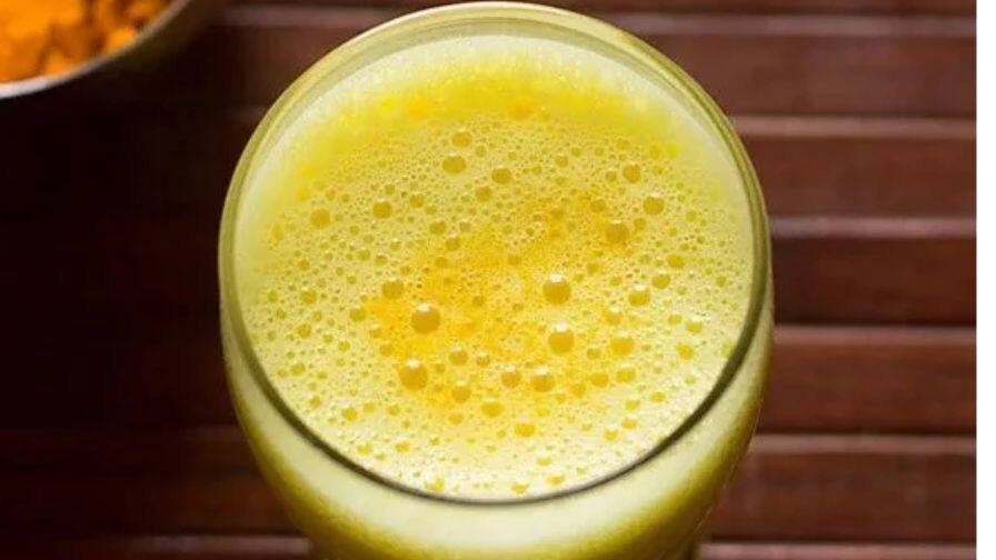 Turmeric Milk Benefits This yellow milk cures many problems of the body Turmeric Milk Benefits: ਸਰੀਰ ਦੀਆਂ ਕਈ ਸਮੱਸਿਆਵਾਂ ਦੀ ਪੱਕੀ ਛੁੱਟੀ ਕਰ ਦਿੰਦਾ ਹੈ ਇਹ ਪੀਲਾ ਦੁੱਧ!, ਇੰਜ ਕਰੋ ਸੇਵਨ 