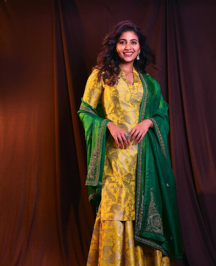 சமீப காலத்தில் தமிழ் சினிமாவில் பெரிதாக எதுவும் ஹிட் கொடுக்கவில்லை என்றாலும் இவரின் இயல்பான நடிப்பிற்கும் கலையான முகத்திற்கும் பல ரசிகர்கள் உள்ளனர்.