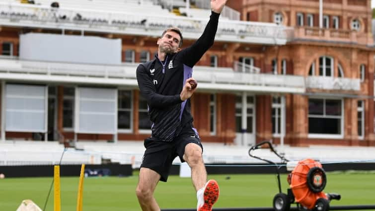 James Anderson has golden chance to become 2nd highest wicket taker in test cricket by taking 9 wickets in his last match ENG vs WI James Anderson: जेम्स एंडरसन के पास आखिरी टेस्ट में इतिहास रचने का सुनहरा मौका, 9 विकेट लेने की है दरकार