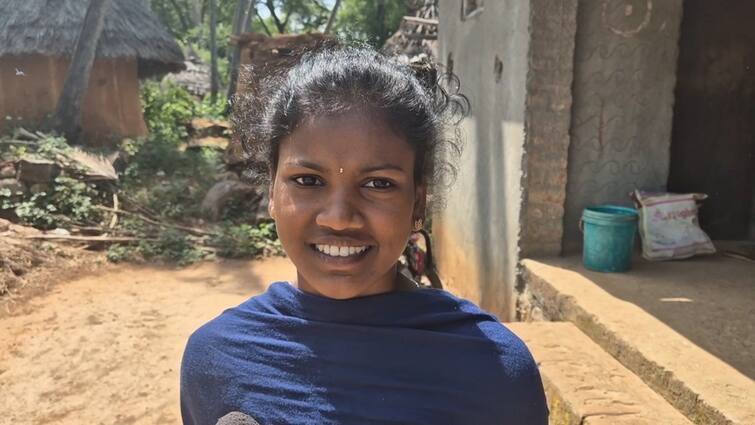 JEE Exam Thuraiyur Tribal Community  ST Student Rohini Secures Admission in NIT Trichy NIT Trichy: ஜேஇஇ தேர்வில் வென்று என்ஐடி திருச்சியில் இடம்; துறையூர் பழங்குடி மாணவி ரோஹினி சாதனை!
