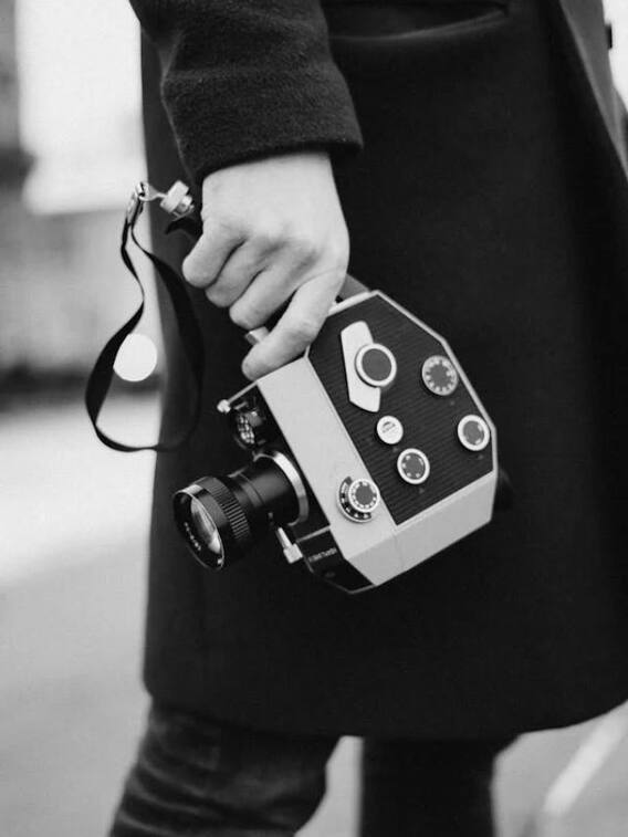 ब्लैक एंड व्हाइट से कलर कैसे हो गई फिल्में?