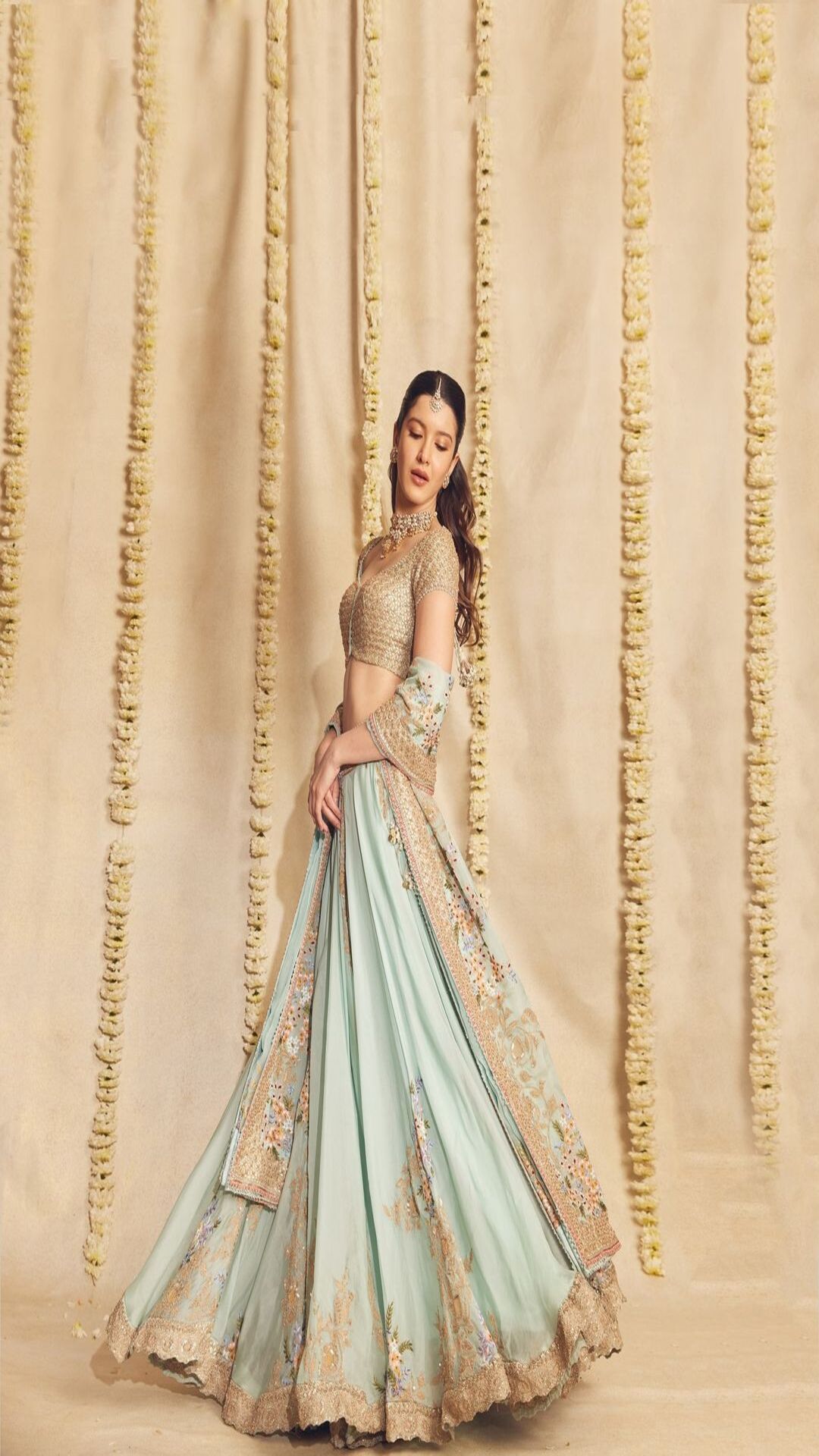 Shanaya Kapoor Is The Prettiest In A Pastel Lehenga