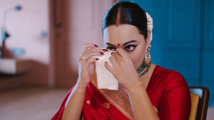 সোনার বিয়েতে উপস্থিত না থাকলেও নবদম্পতিকে ফোনে শুভেচ্ছাবার্তা পাঠান বাদশাহ। যা শুনে মন ভরে তাঁদের। সোনাক্ষীর কথায়, 'আমার মনে হয় এটাই জাহিরের দিনের সবচেয়ে বড় প্রাপ্তি ছিল'। ছবি: ইনস্টাগ্রাম