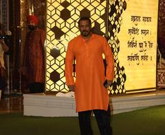 Anant Radhika ની હલ્દી સેરેમનીમાં ઉમટ્યુ બોલિવૂડ, સલમાનથી લઇને સારા-જાન્હવીએ લૂંટી મહેફિલ