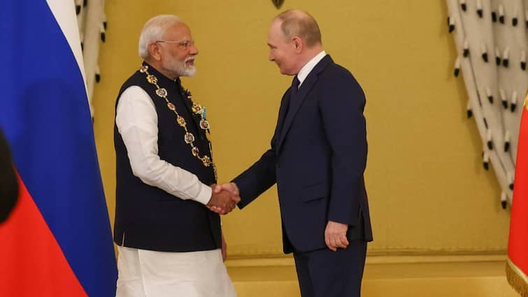 pm modi receives russias prestigious civilian honour the order of st andrew the apostle PM Modi in Russia: రష్యా అత్యున్నత పురస్కారం అందుకున్న భారత ప్రధాని నరేంద్ర మోదీ