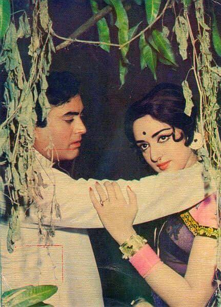 हालांकि हेमा के दिल में संजीव के लिए कभी प्यार नहीं थी. ऐसे में जब संजीव कुमार ने एक्ट्रेस को शादी के लिए प्रपोज किया तो उन्होंने इनकार कर दिया.