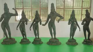 ரூ.22 கோடி மதிப்பிலான மிகப்பழமையான 6 ஐம்பொன் சிலைகள் பறிமுதல் - கடத்தலில் ஈடுபட்ட 3 பேர் கைது